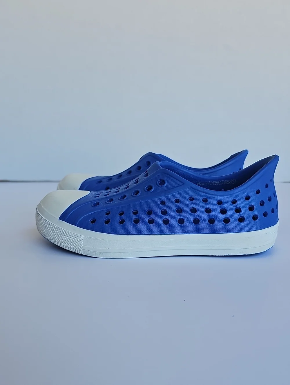 Wonder Nation Blue & White Rubber Water Shoes Slip On Clogs Size 9-10